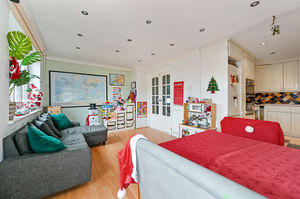 Family Room- click for photo gallery